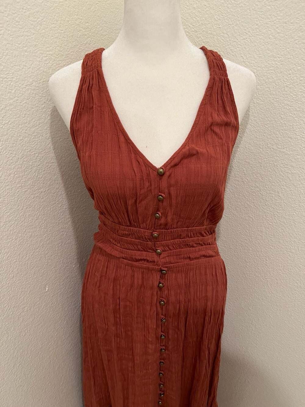 Rewind Juniors Button-Front Hi-Low Maxi Dress in Rust - Picture 2 of 8